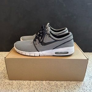 Men’s Nike SB Stefan Janoski sneakers Size 8